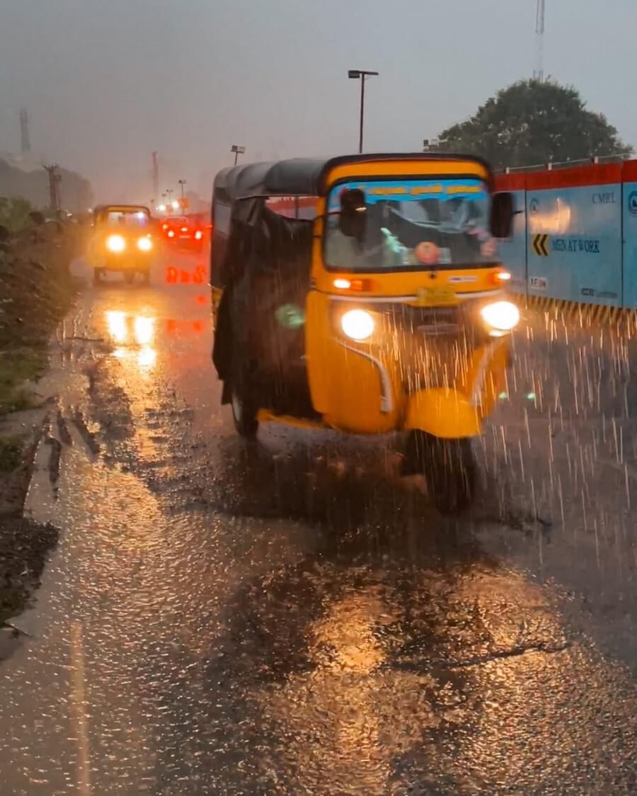 Tuktuk im strömenden Regen