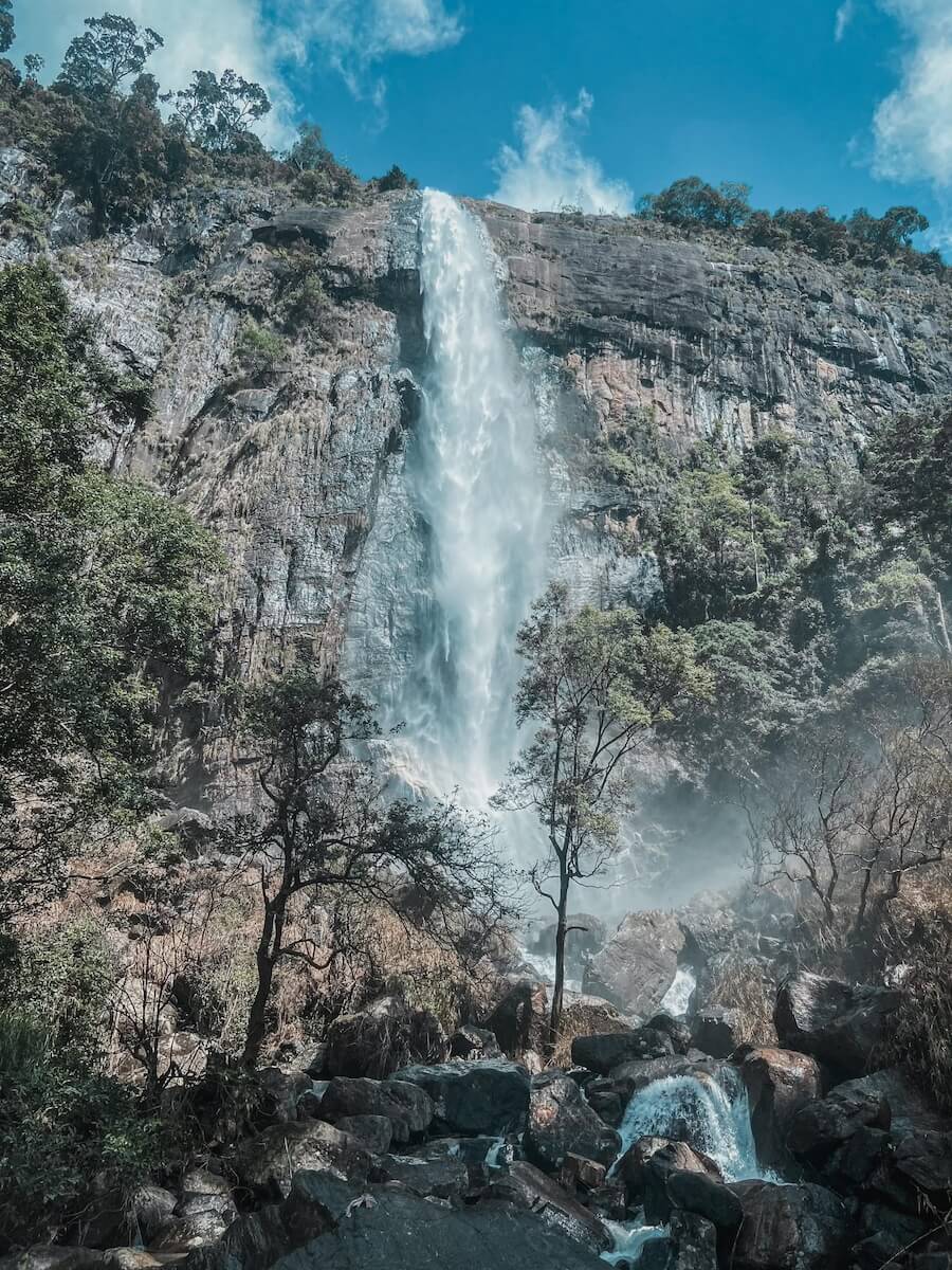 Diyaluma Falls