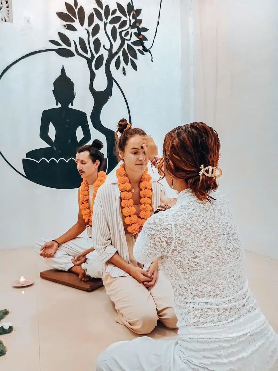 Eröffnungszeremonie des Yoga Teacher Trainings